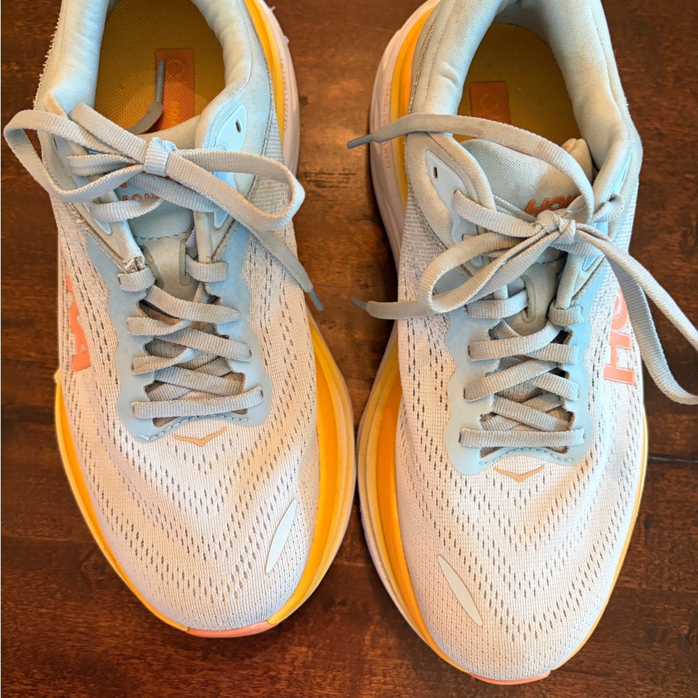 Hoka Bondi 8 size 8.5 WIDE-Light Gray with Yellow Midsole and Coral Accents - Picture 2 of 9